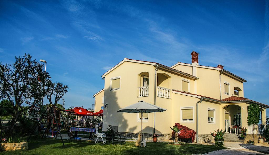 Guest House Croatia Fažana Buitenkant foto